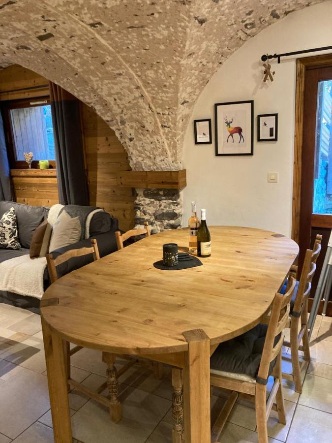 Two Bedroom Apartment La Voute, Chandon Near Meribel - Sleeps 4 Adults Or 2 Adults And 3 Children Les Allues ภายนอก รูปภาพ